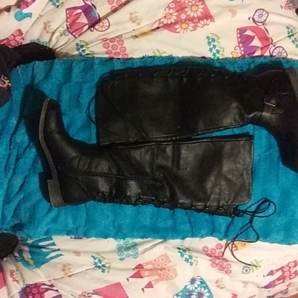 Black lace up Knee high boots!! - Picture 2 of 4